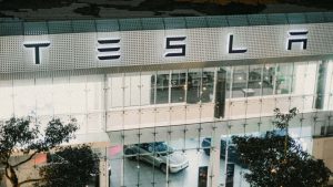 Woman Buys Brand-New Tesla, Notices A Crack In The Windshield. Then She Tries To Get Tesla To Fix It